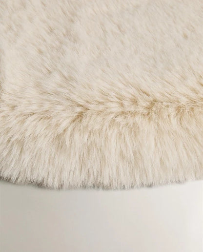 Zarahome Small Irregular Fuzzy Rug (60 x 90 cm) — view 4