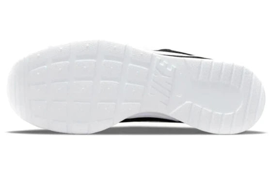 Nike Tanjun Women's Black/White — view 11
