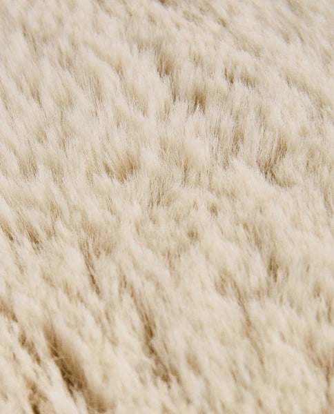 Zarahome Small Irregular Fuzzy Rug (60 x 90 cm) — view 7