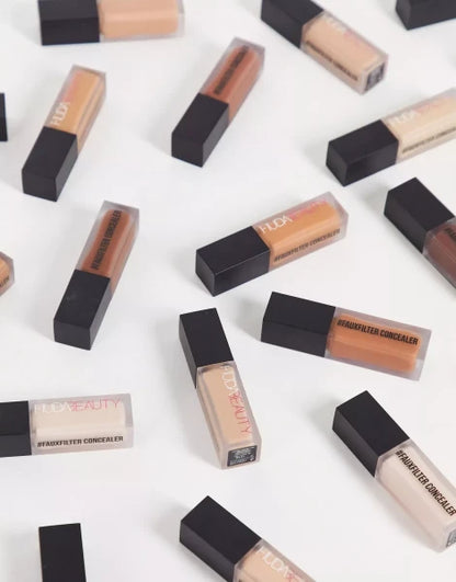 Huda Beauty Fauxfilter Luminous Matte Liquid Concealer 1.3 Marshmallow — view 9