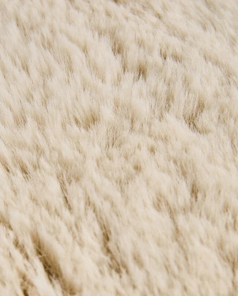 Zarahome Small Irregular Fuzzy Rug (60 x 90 cm) — view 8
